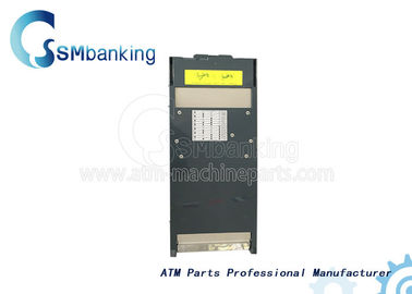 직업적인 ATM 기계는 카세트를 재생하는 자물쇠 G610를 가진 후지쯔 F610 카세트를 분해합니다