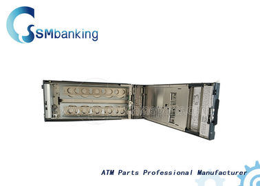 직업적인 ATM 기계는 카세트를 재생하는 자물쇠 G610를 가진 후지쯔 F610 카세트를 분해합니다
