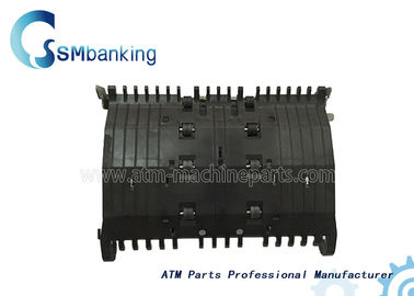 ATM 기계는 WUR-ROLR 가이드 판 1P004019-001 히타치 2845V 2845A를 분해합니다